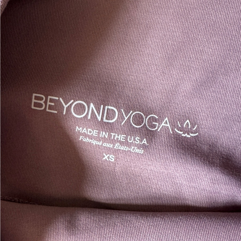 Beyond Yoga Mauve Metallic Leggings - Picture 12 of 12